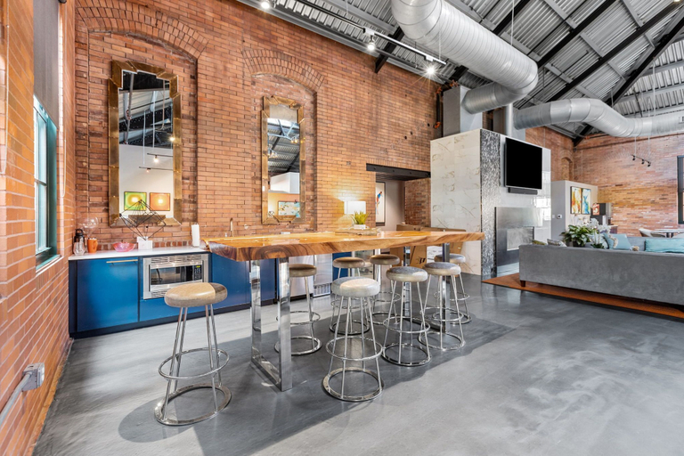 Food & Drinks, Historic Loft Retreat With Pool, Allegheny