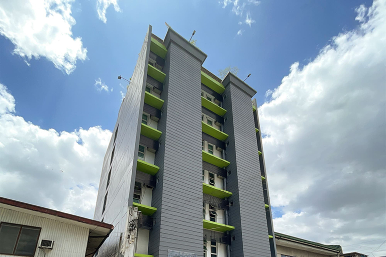Exterior & Views