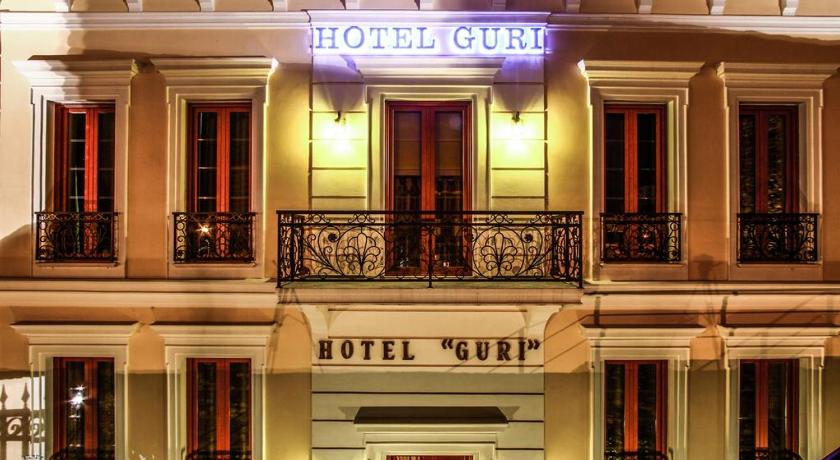 Hotel Guri, Elbasanit