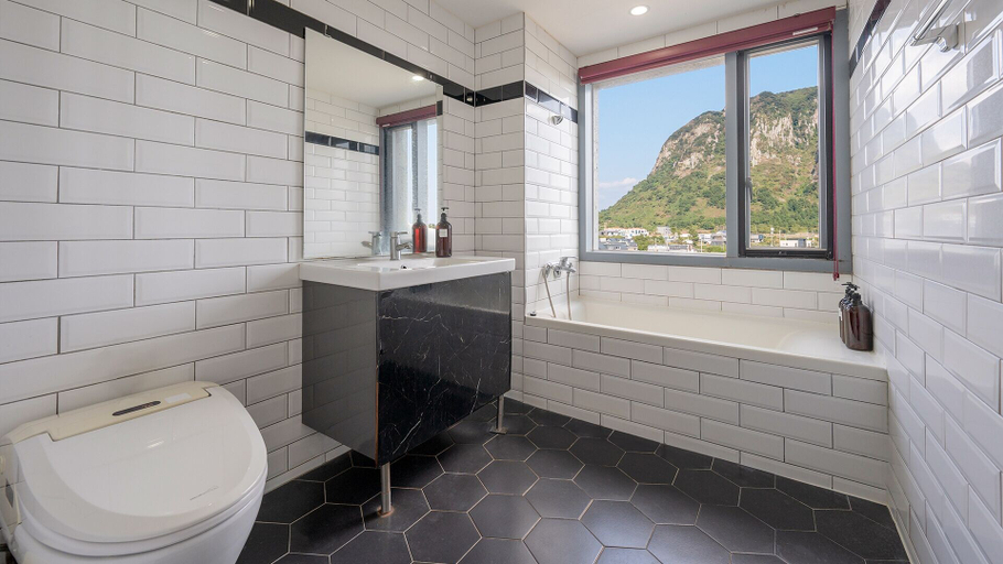 Bathroom 4, Lucid M, Seogwipo