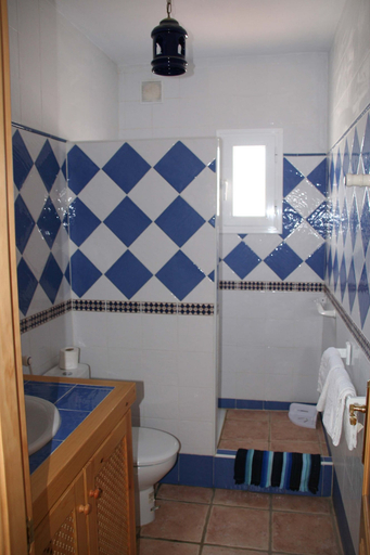 Bathroom 3, Villa Pinos Zahora - Beach Front Pine Trees, Cádiz