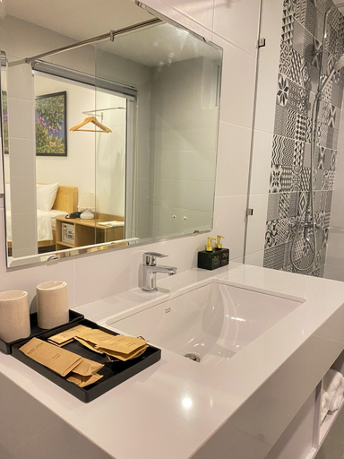 Bathroom 5, White House Central Villa, Da Nang