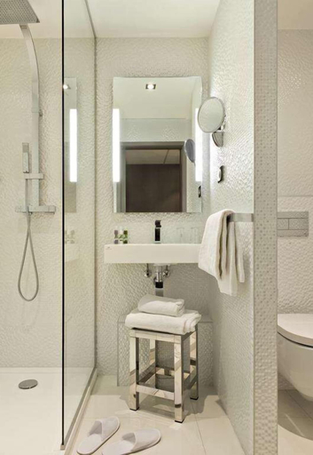 Bathroom 4, Hôtel Rohan Strasbourg, Bas-Rhin