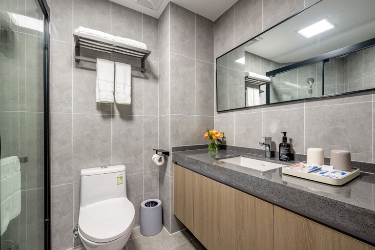 Bathroom, poltton international hotel, Huizhou