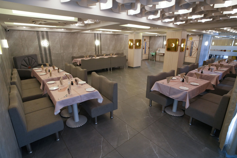 Food & Drinks 5, Hotel Rd's, Ahmadabad