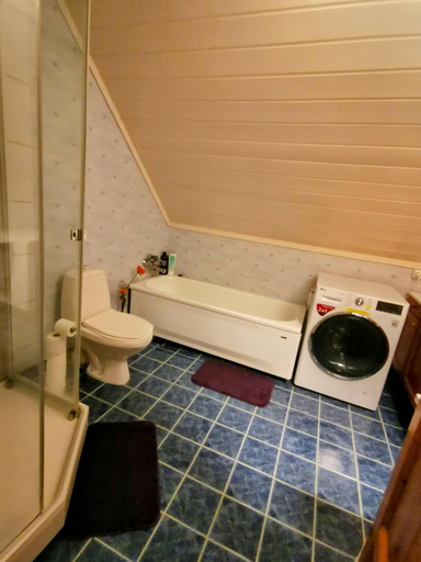 Bathroom, Mikael's Bed & Spa, Sandefjord