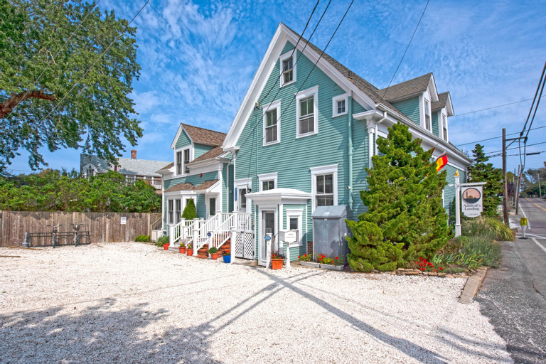Admirals Landing - Adults Only, Barnstable