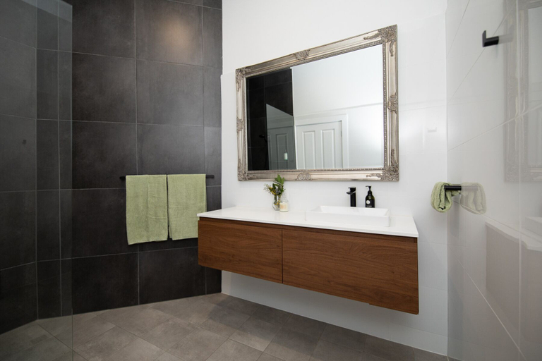 Bathroom 4, Villa Firestone, Mid Murray