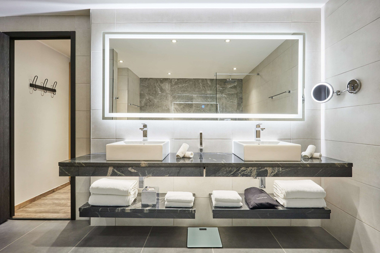 Bathroom 5, Radisson Blu Hotel Antananarivo Waterfront, Analamanga