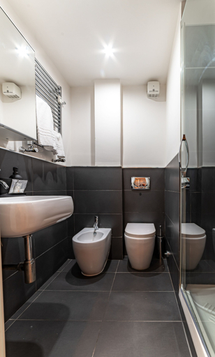 Bathroom 2, Azzurra B&B, Roma