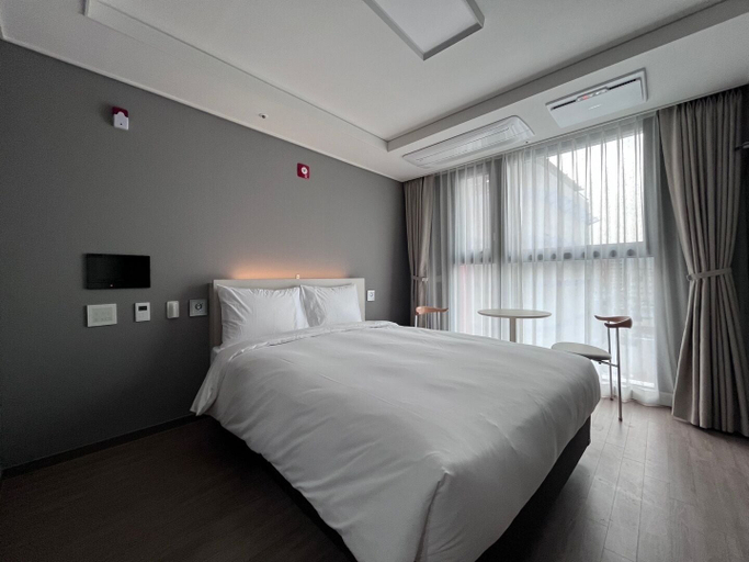 Bedroom 3, Sollago Myeongdong Hotel & Residence, Jung