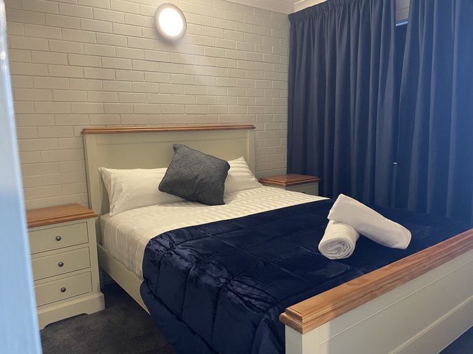 Bedroom, 549 Apartments, Hervey Bay - Pt A
