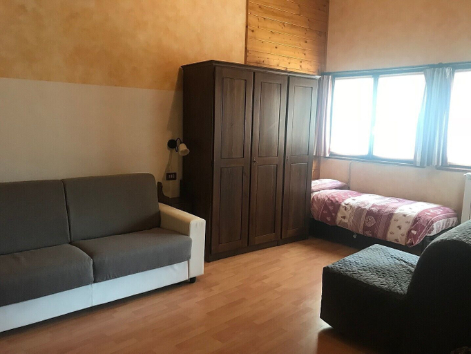 Others 4, Hotel La Pigna, Torino
