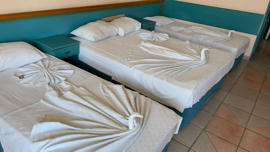 Bedroom 3, KLEOPATRA SUNLİGHT HOTEL, Alanya