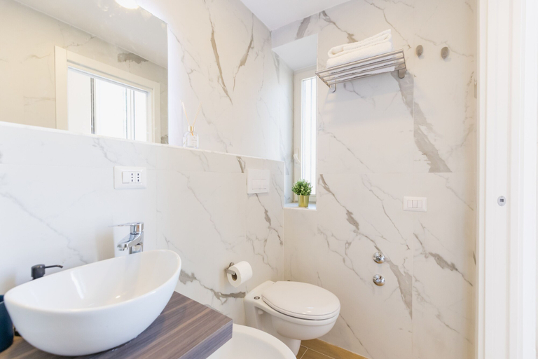 Bathroom 3, Blu Parthenope Suites, Napoli