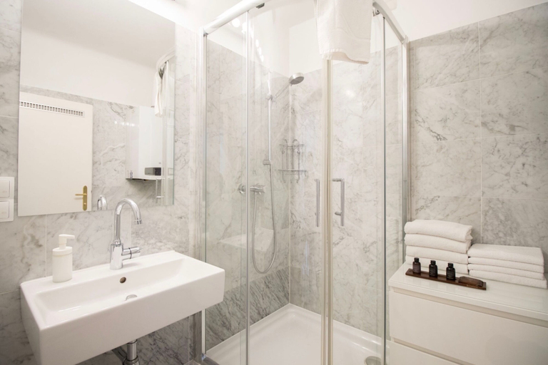 Bathroom 2, HeyMi Apartments Post, Wien