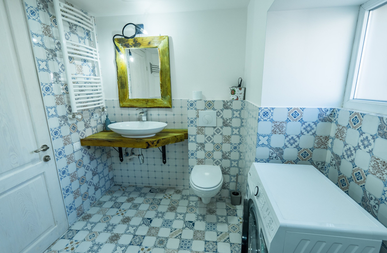 Bathroom 3, H&B apartments Vasil Petriashvili, Tbilisi