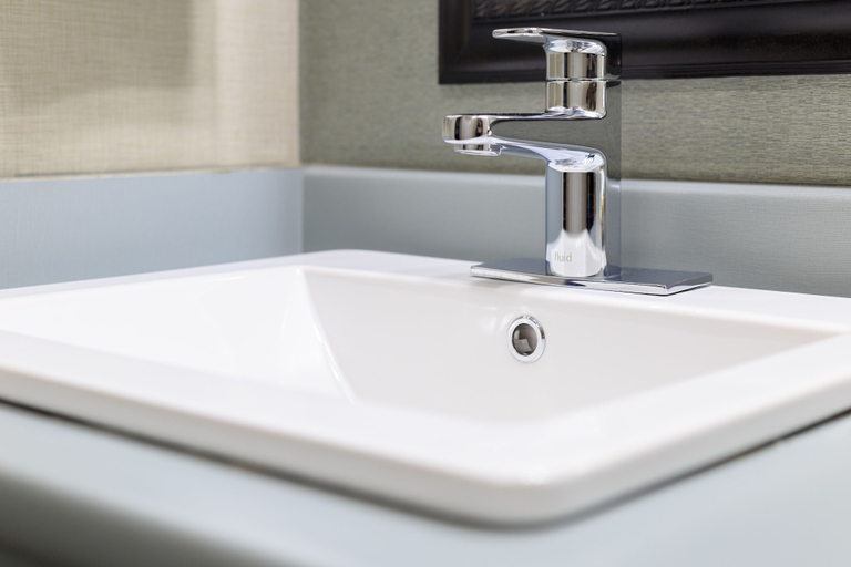 Bathroom 4, Accent Inns Burnaby, Greater Vancouver