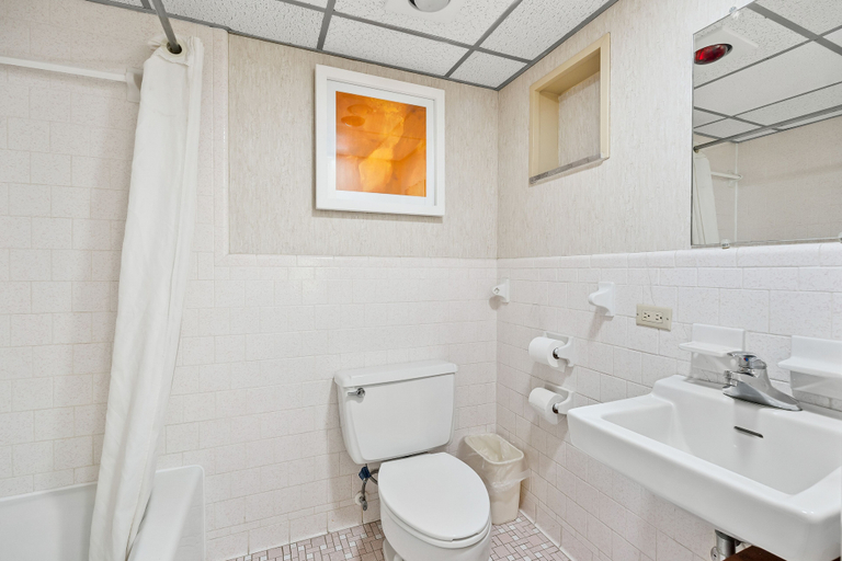 Bathroom 3, Extended Stay Suites Cookeville - Tennessee Tech, Putnam