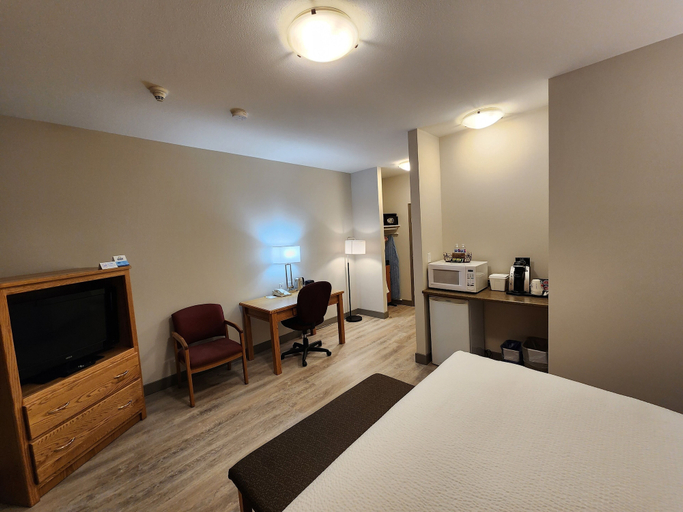 Bedroom 3, Days Inn & Conference Centre by Wyndham Penticton, Okanagan-Similkameen