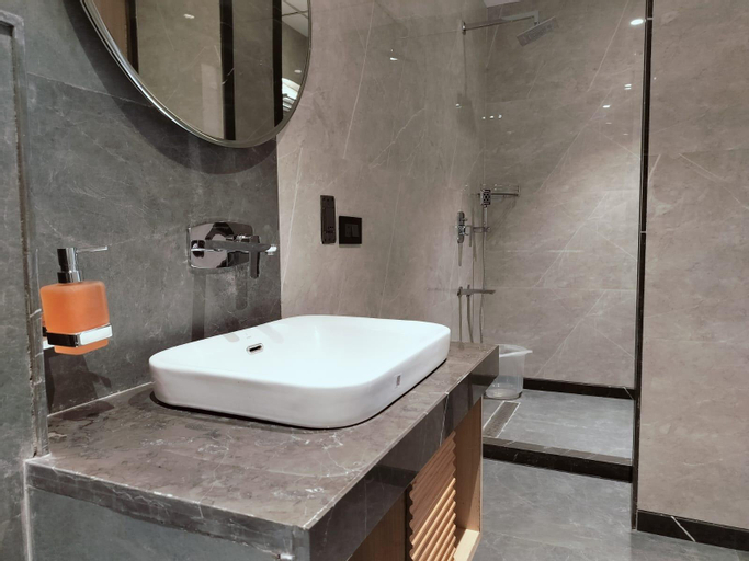 Bathroom 18