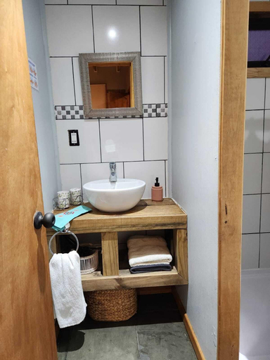 Bathroom, Cabaña Bulnes, Última Esperanza
