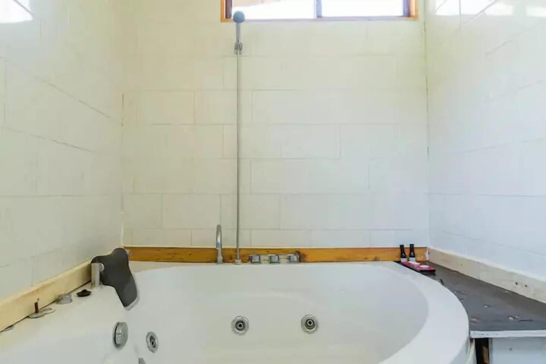 Bathroom 4, Cabaña el Palomar, Cordillera