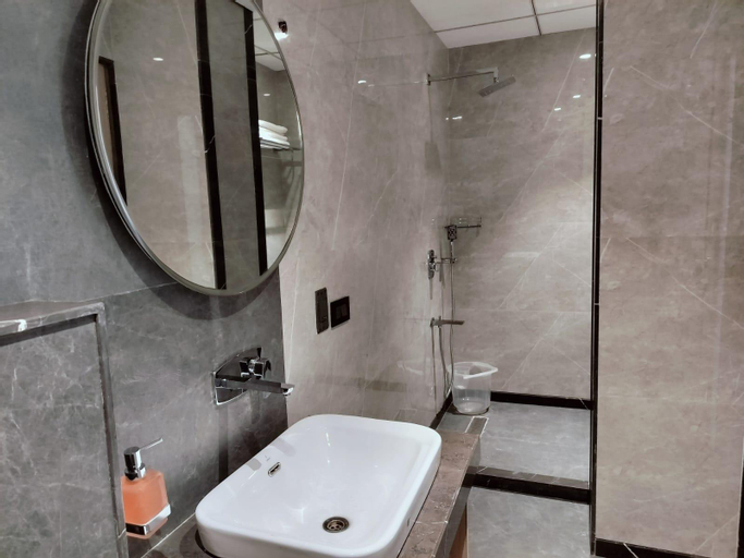 Bathroom 17