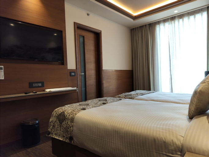 Bedroom 13