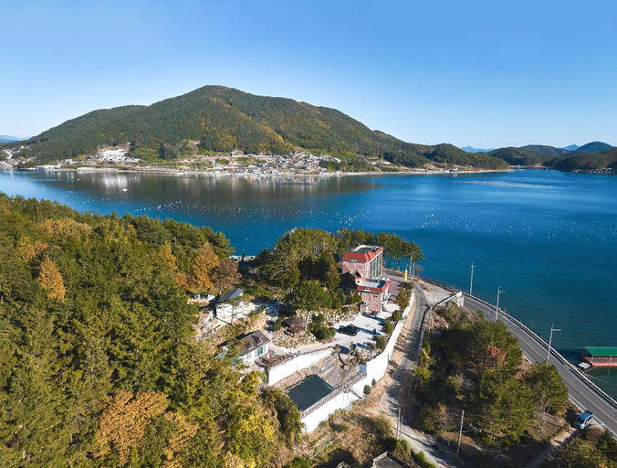 Others 4, Changwon hatnimdalnim Pension, Goseong