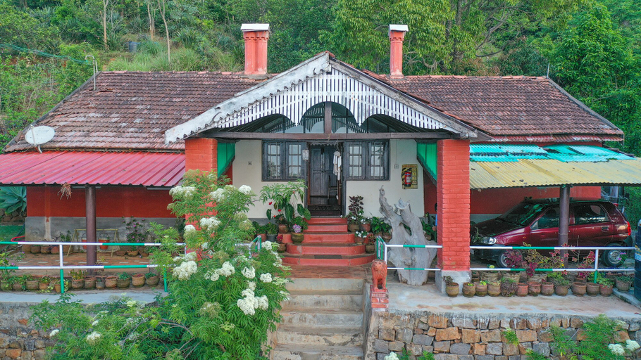 Exterior & Views 2, DEVASHOLA HOMESTAY, The Nilgiris