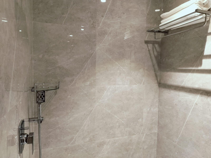 Bathroom 15