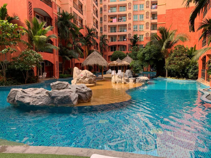 Others 5, Seven Seas, Pattaya