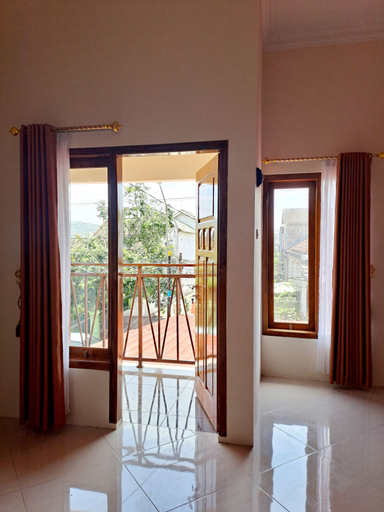 Others 4, Kresna Guest House Syariah Pacitan, Pacitan