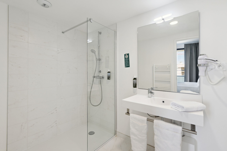 Bathroom 4, All Suites Appart Hôtel | Paris Ouest - Colombes, Hauts-de-Seine