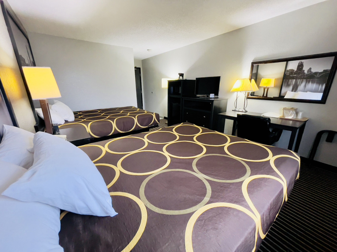 Bedroom 3, Super 8 by Wyndham Shakopee, Scott