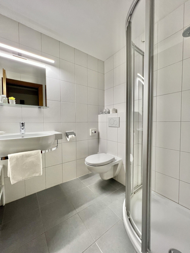 Bathroom 3, Haus Schrofenstein, Bludenz