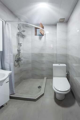 Bathroom 5, H&B apartments Qolga, Tbilisi