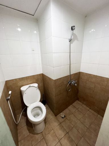 Bathroom 10