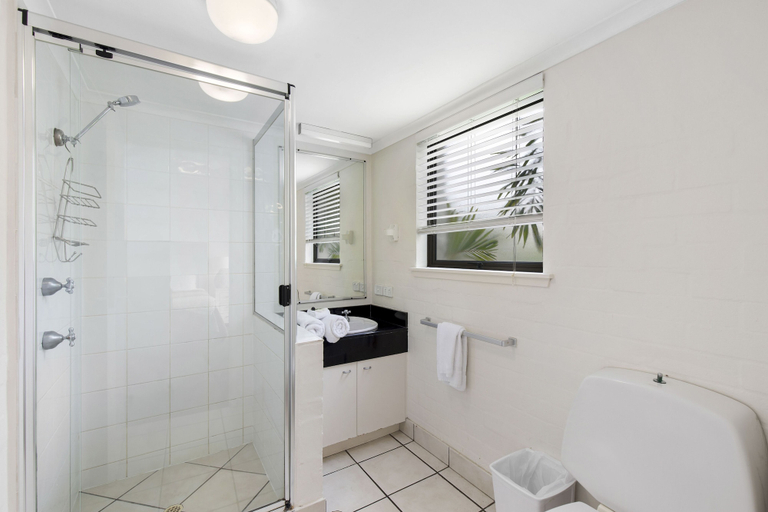 Bathroom 4, Noosa International Resort, Noosa - Noosa-Noosaville