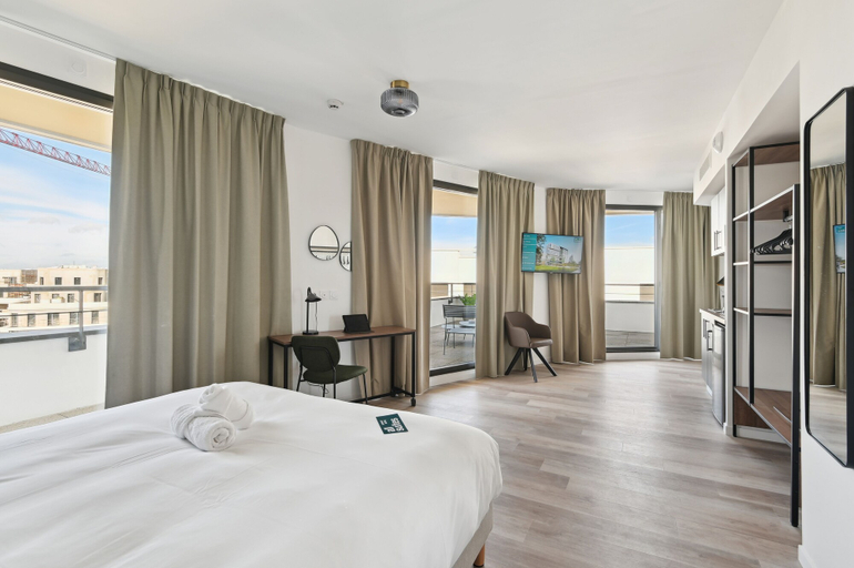 Bedroom 3, All Suites Appart Hôtel | Paris Ouest - Colombes, Hauts-de-Seine