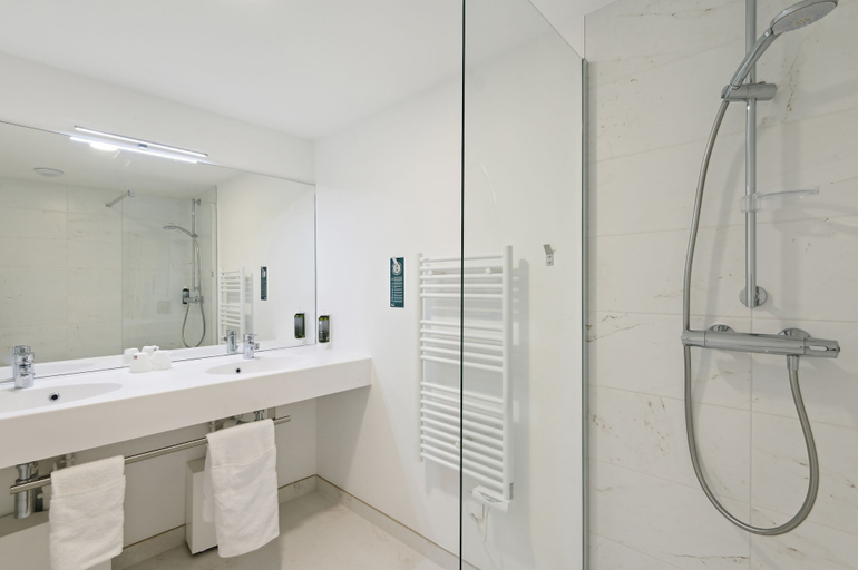 Bathroom 4, All Suites Appart Hôtel | Paris Ouest - Colombes, Hauts-de-Seine