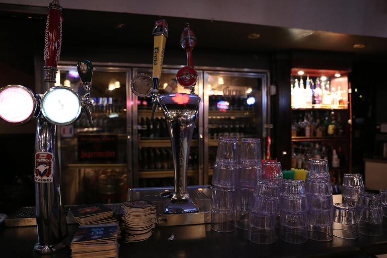 Food & Drinks 5, Tamarack Motor Inn, Division No. 9