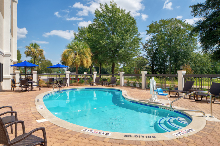 Sport & Beauty 2, Holiday Inn Express STATESBORO by IHG, Bulloch
