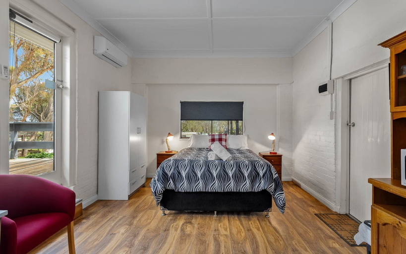 Bedroom 2, Cape Jervis Accommodation & Caravan Park, Yankalilla