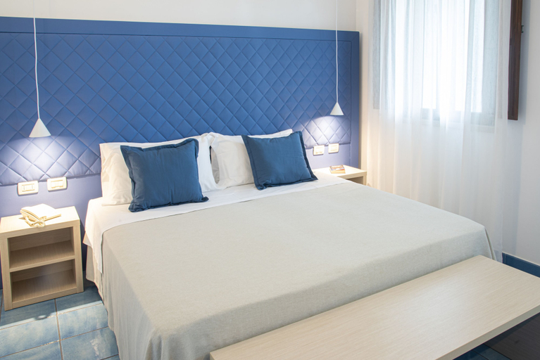 Bedroom 3, CDSHotels Pietrablu Resort & SPA, Bari