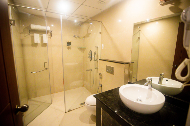 Bathroom 4, Kingston Hotel, Bangalore