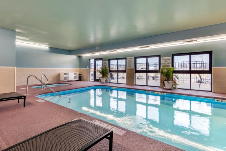 Sport & Beauty 3, Holiday Inn Express METROPOLIS by IHG, Massac