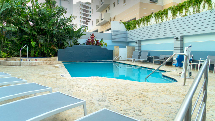 Sport & Beauty 2, Holiday Inn Express SAN JUAN CONDADO by IHG