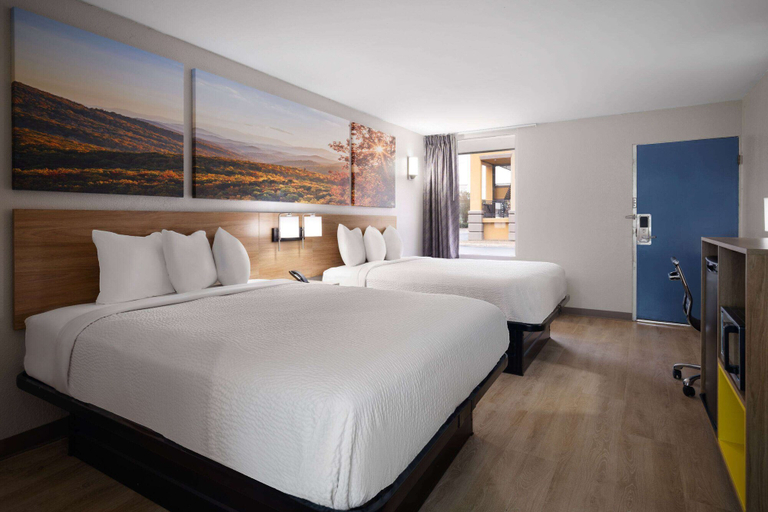 Bedroom 4, Days Inn by Wyndham Montgomery I-85, Montgomery